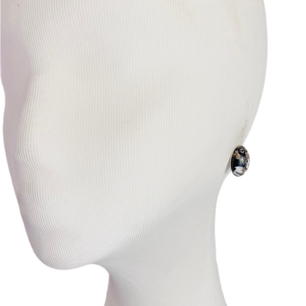 Genuine VINTAGE oval black fleck acrylic stud earrings - Picture 3 of 6